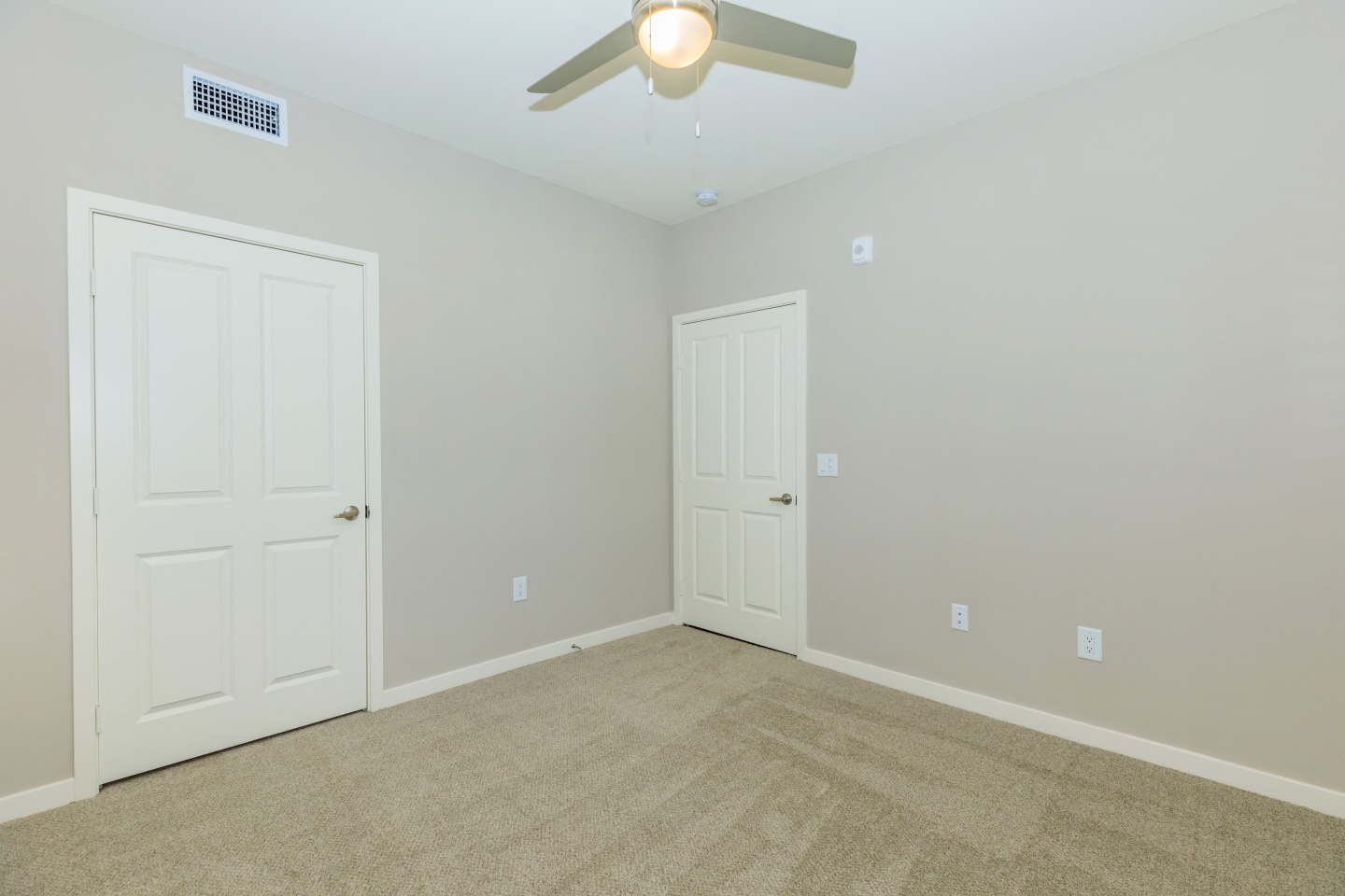 Los Alamitos Luxury Apartments Image 48