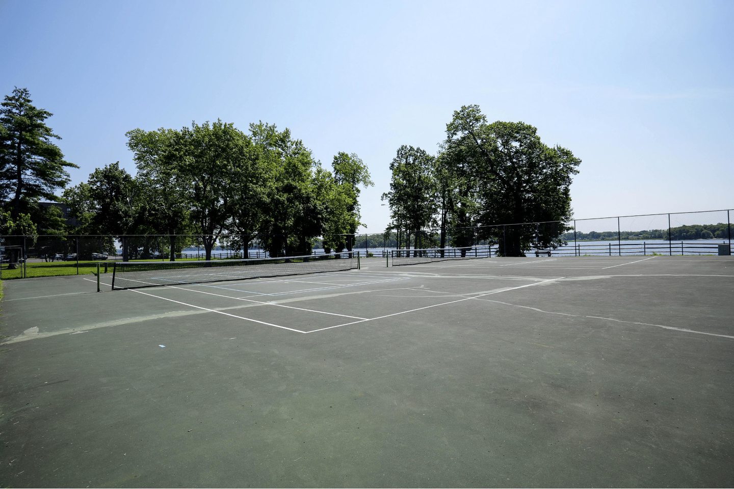 Delaire Landing Image 48