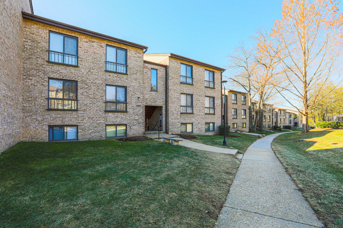 Brinkley Manor Image 15