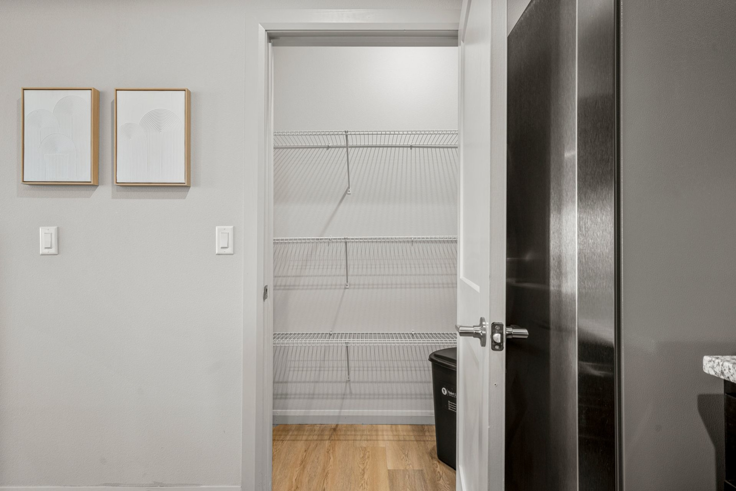 West 530 Image 4