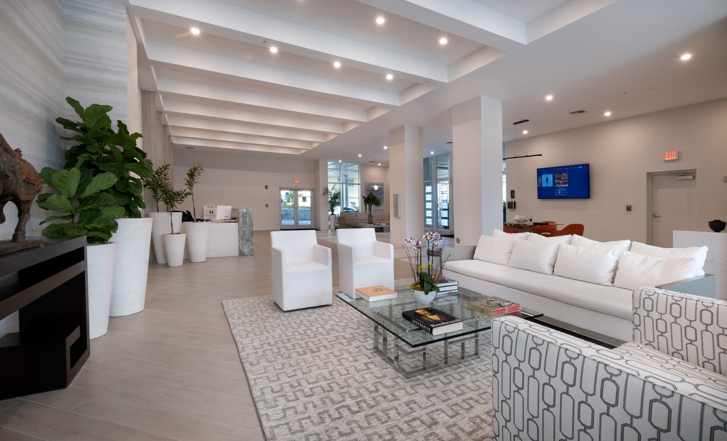 Hollywood East Luxury Apartments Image 4