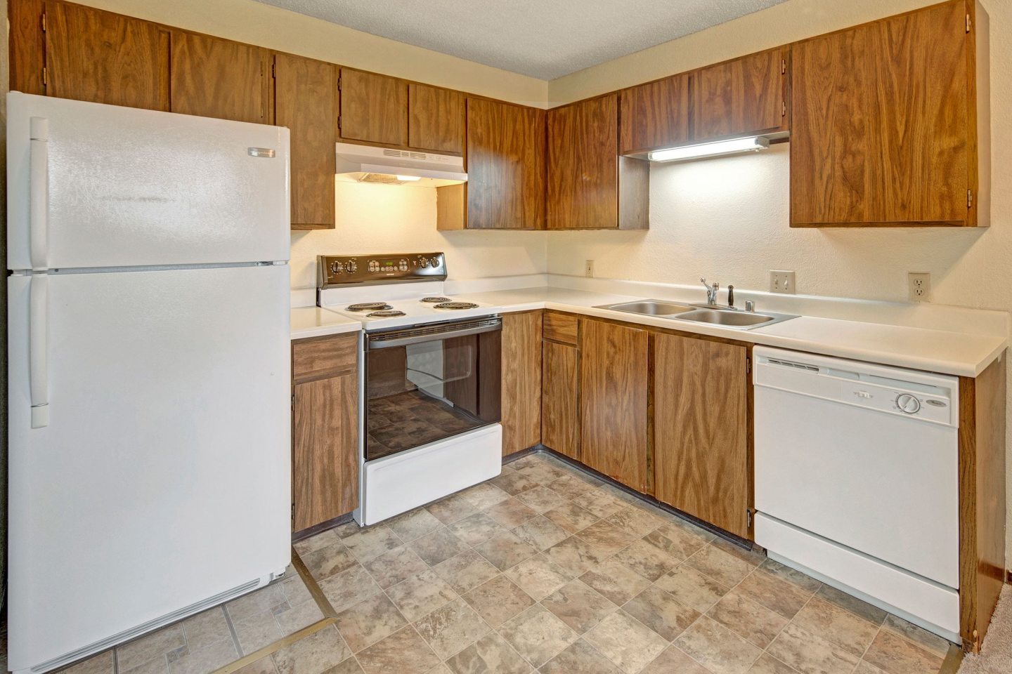 Brighton Woods Apartment Homes Image 1