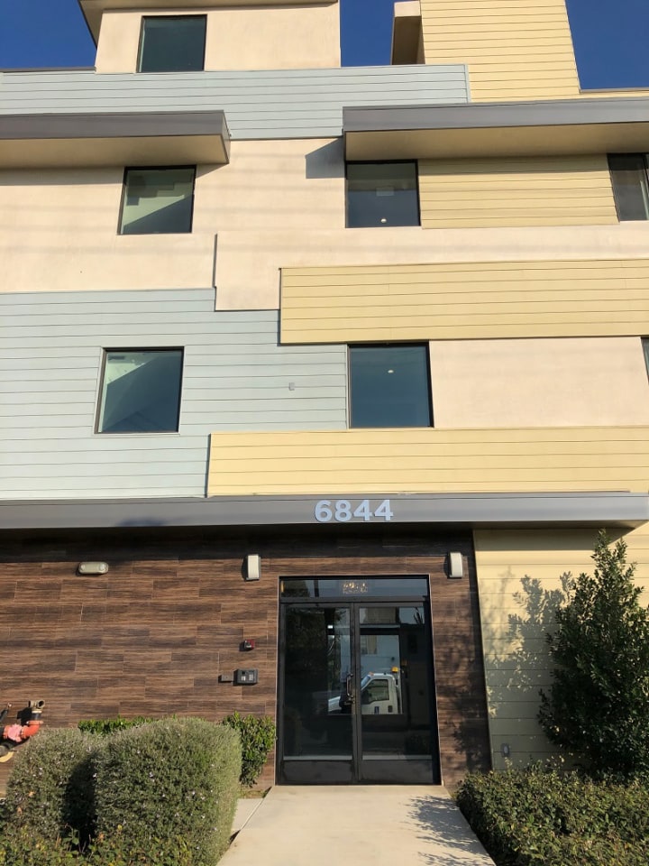 6844 WOODMAN AVE Image 2