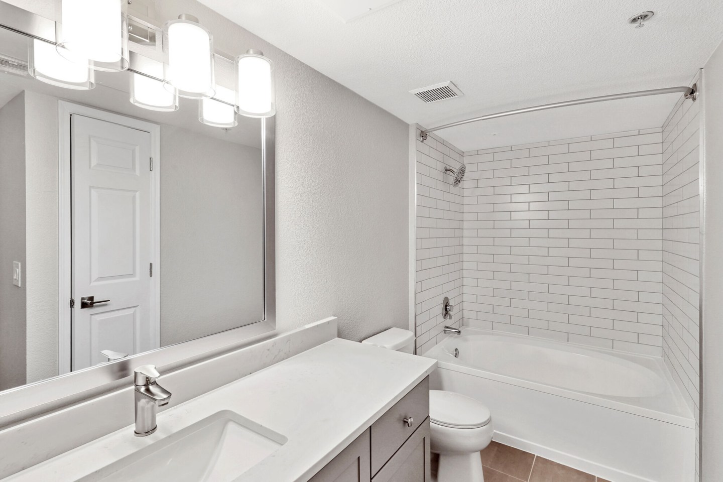 Lennox luxury living Image 4