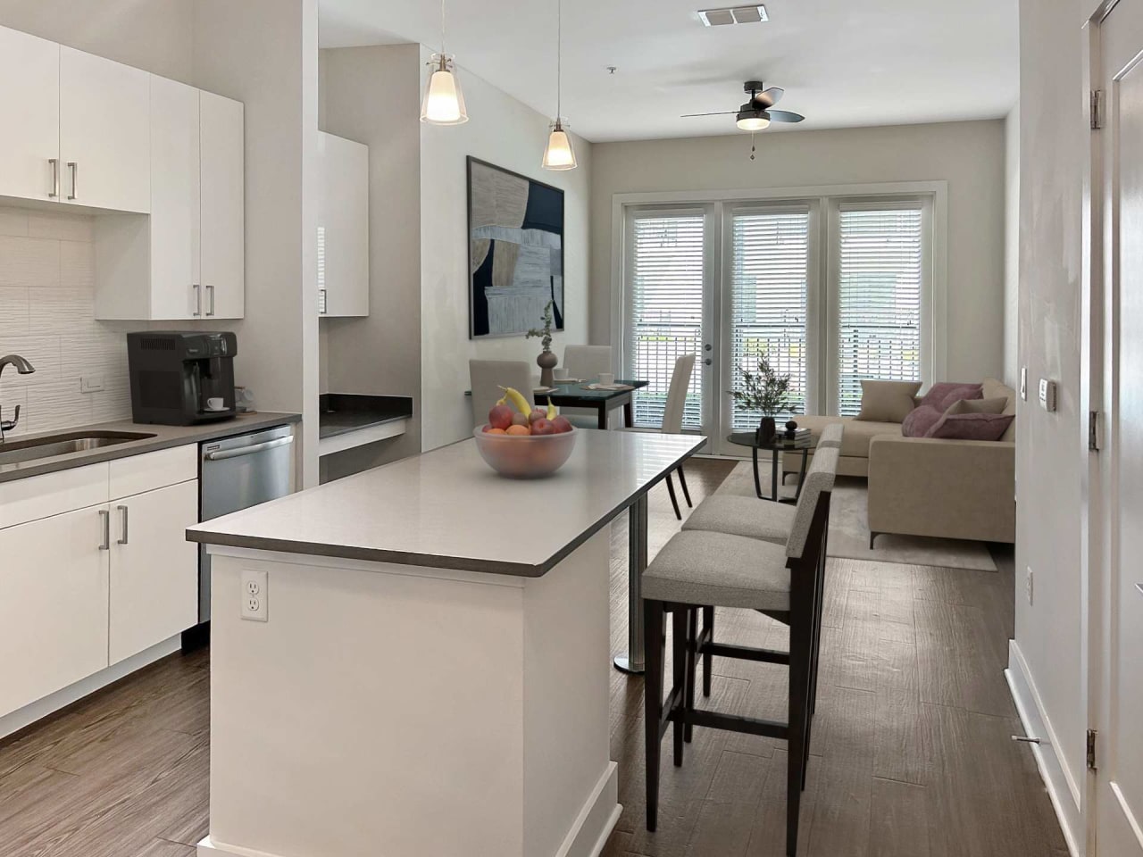 Society Westshore Apartments Image 6