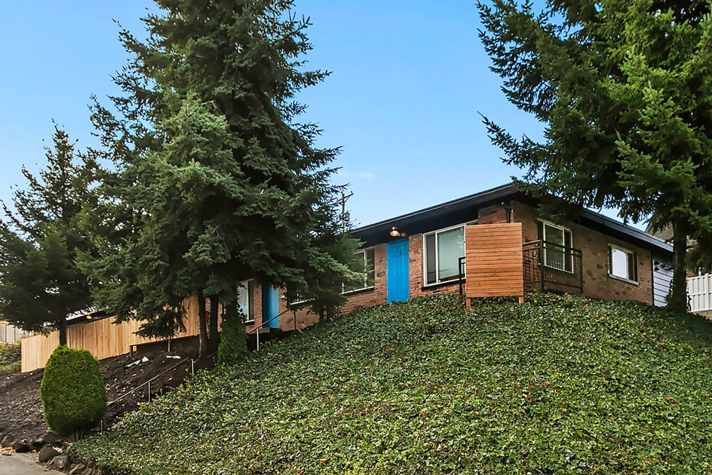 Pacific Terrace Image 22
