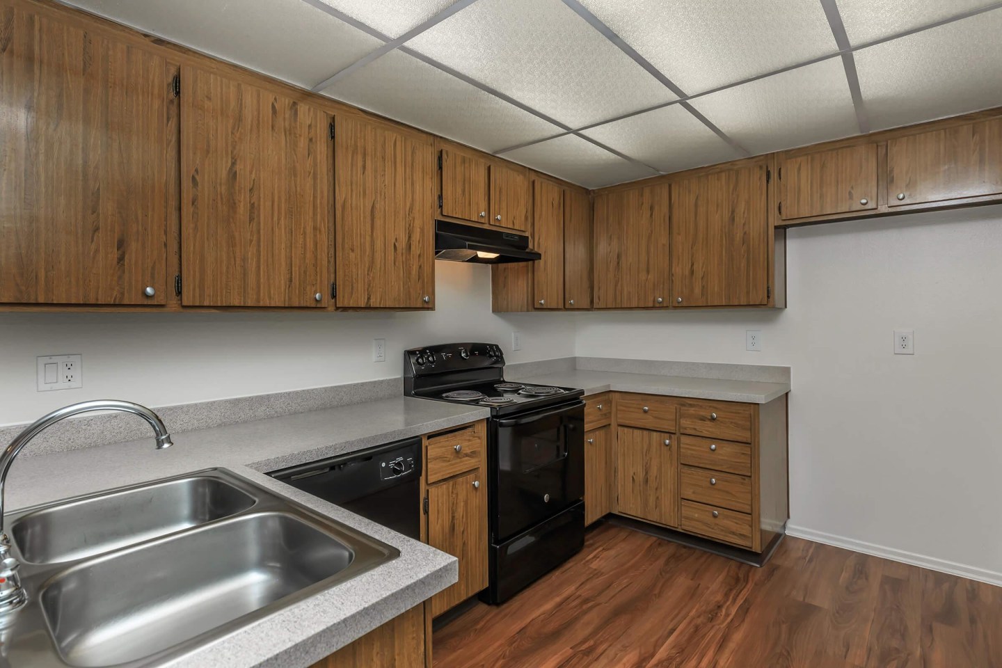 Ridgewood Village Apartment Homes Image 4