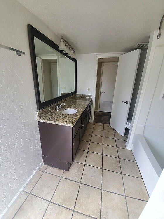 21 Rock Apartments Image 12
