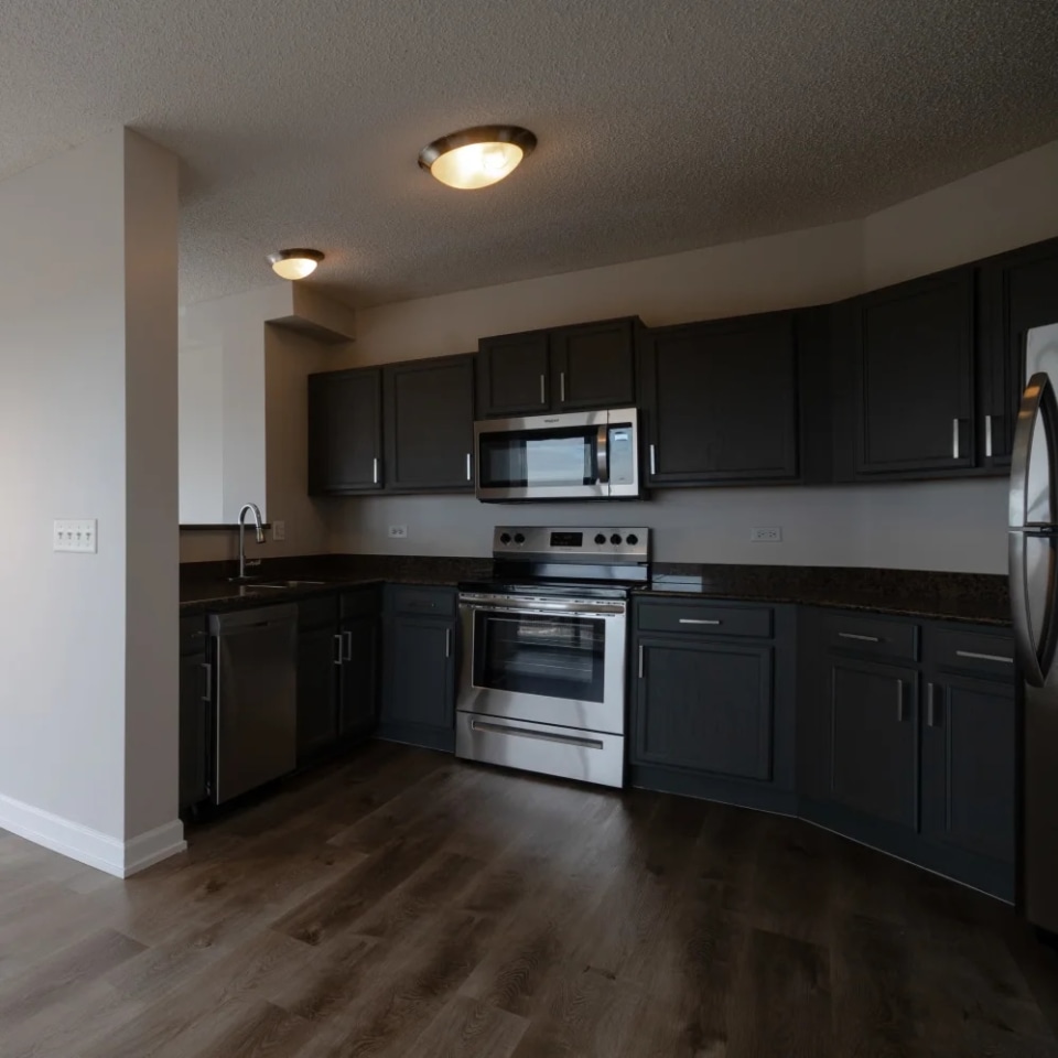 415 Premier Evanston Image 2