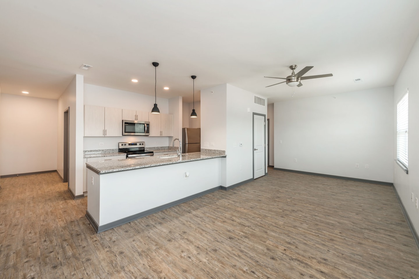 Wilshaw Apartments Image 13