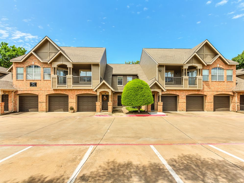 Waterford Court Apartments Image 19