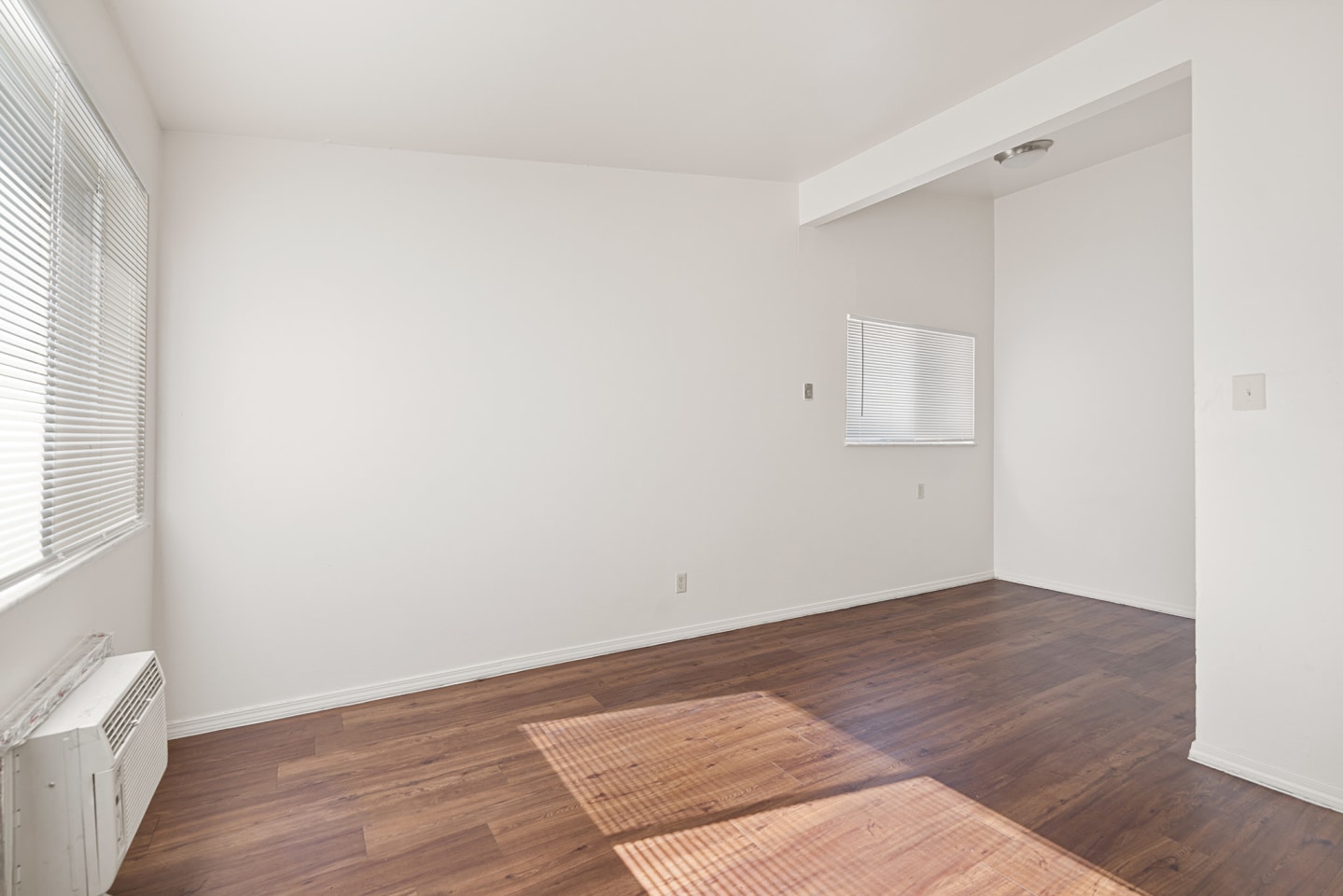 Nico Terrace Image 19