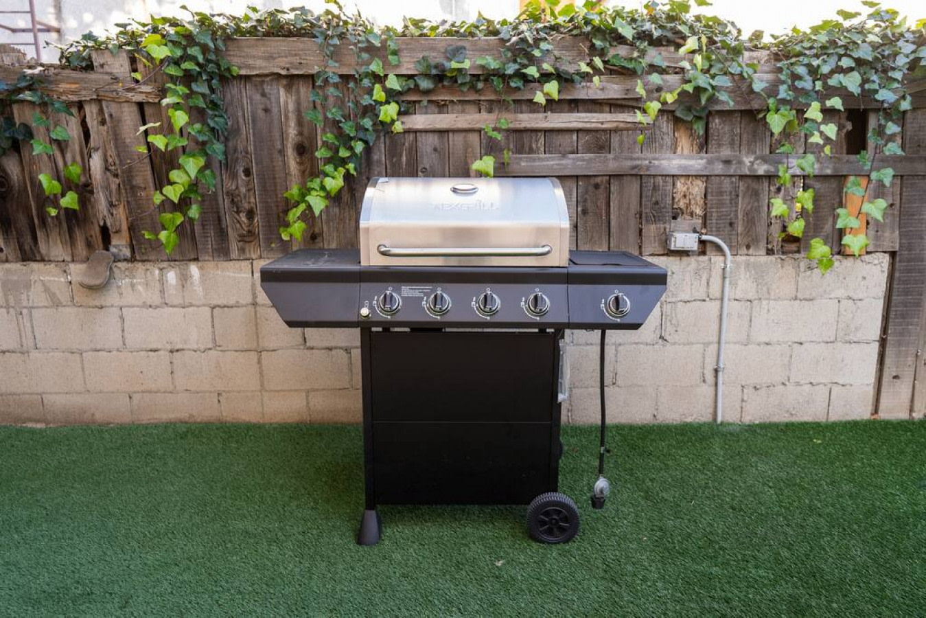 Huston Rear Image 10