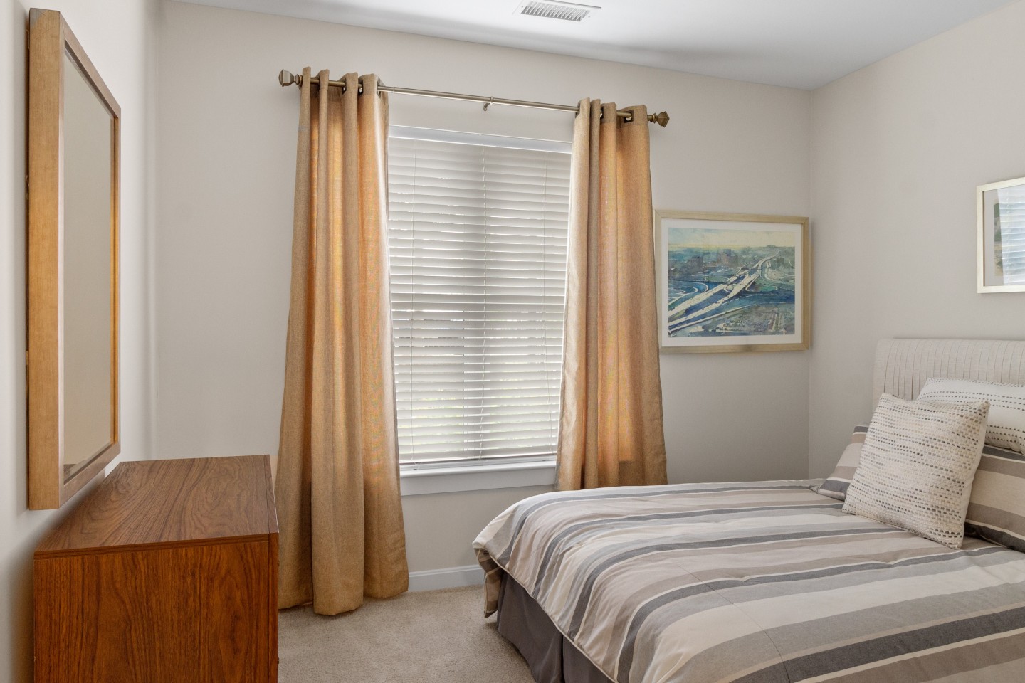 Cirrus Apartments Image 9