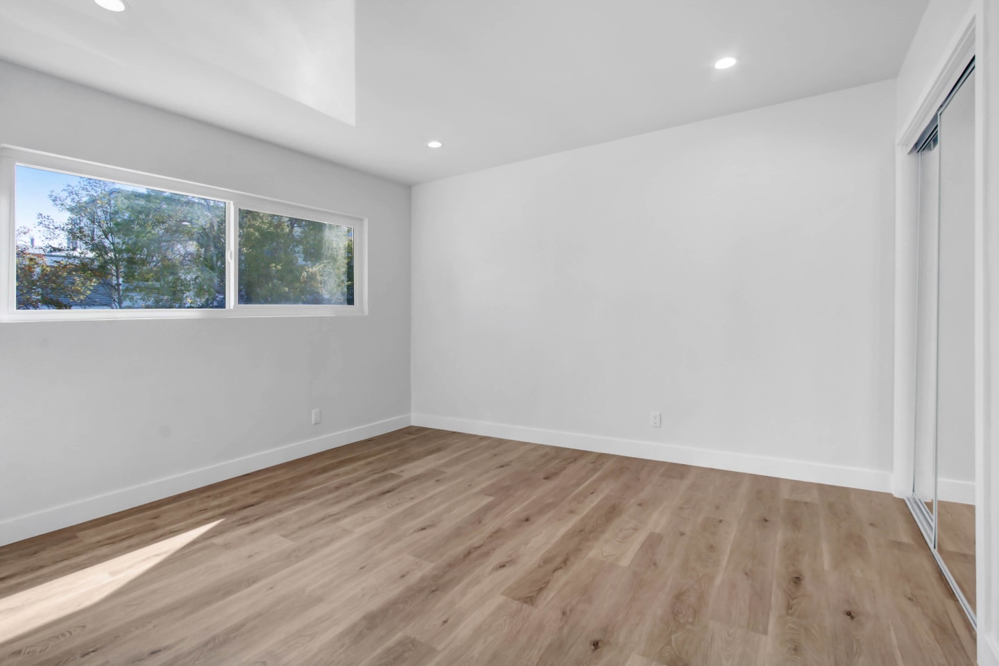 8534 - 8538 Colgate Image 9