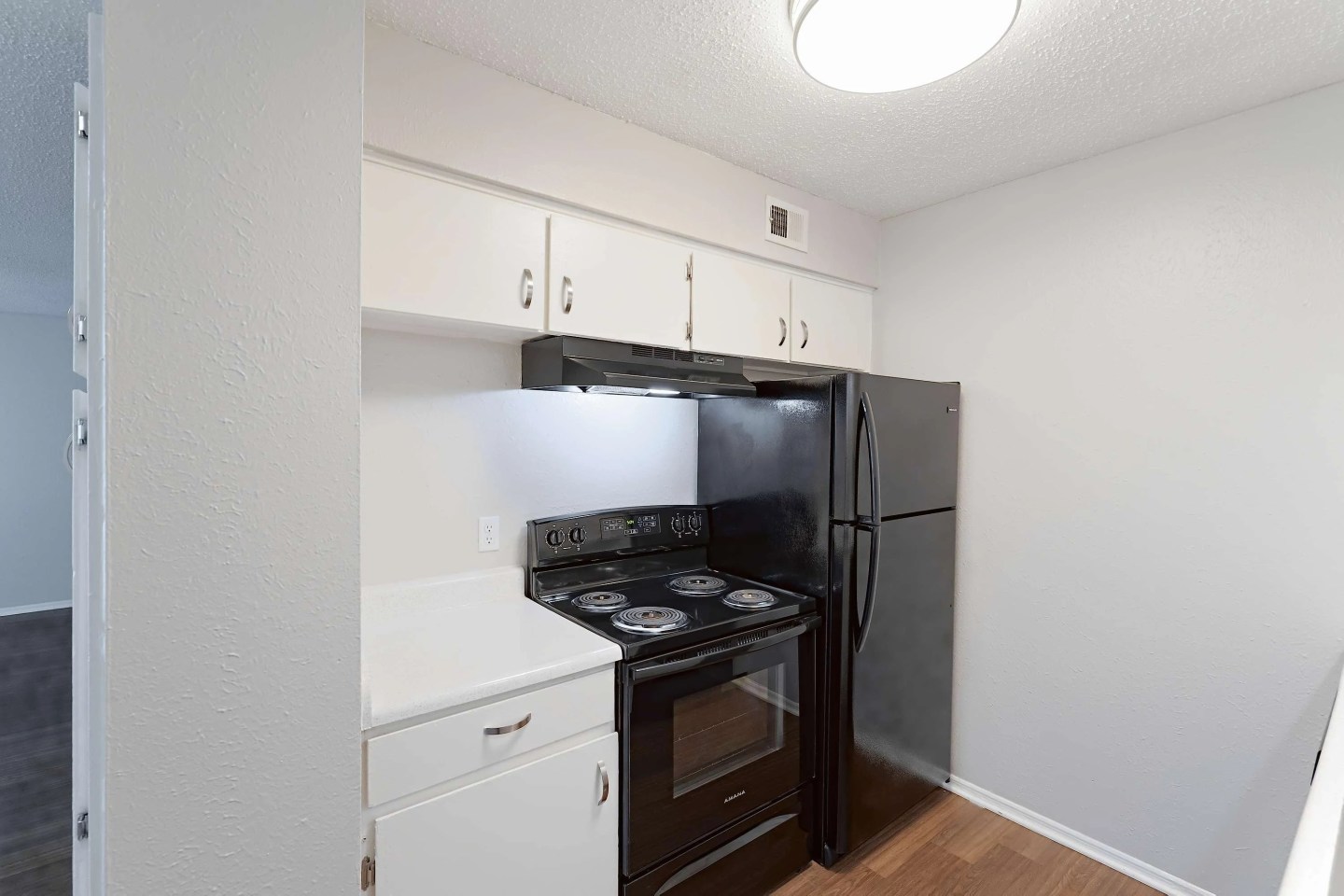 Luxe 30 Apartments Image 3