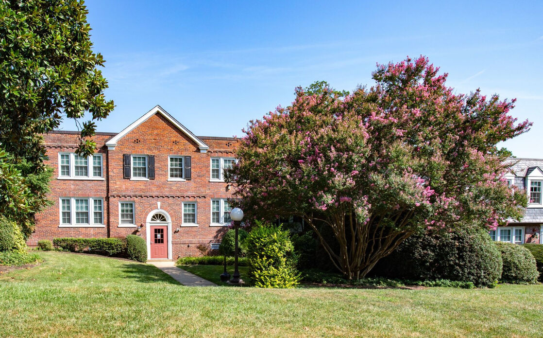 Colonial Village Apartments Image 34