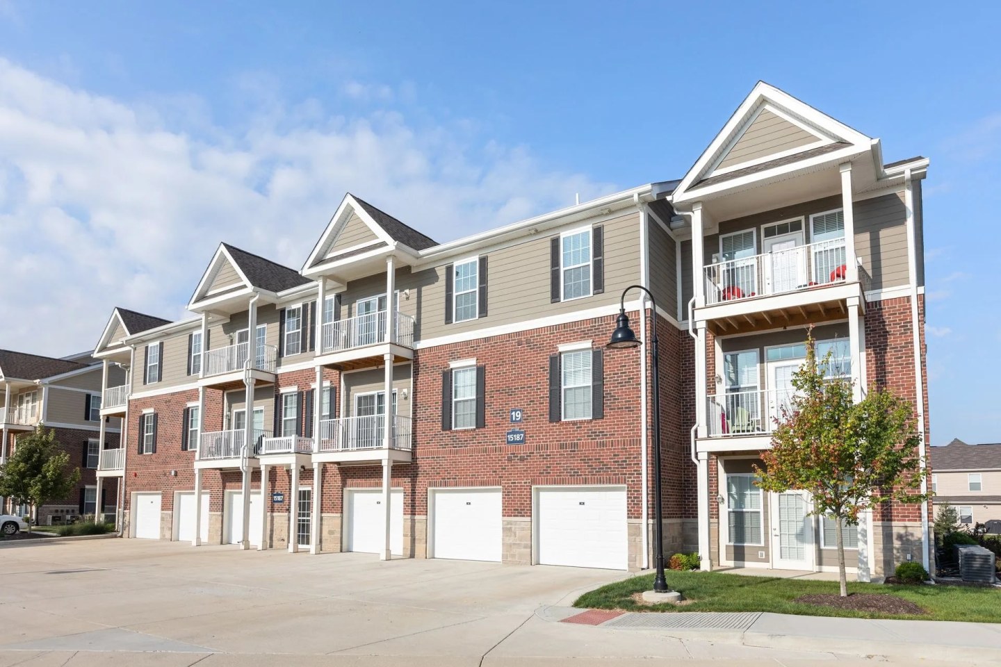 Flats at 146 Image 10