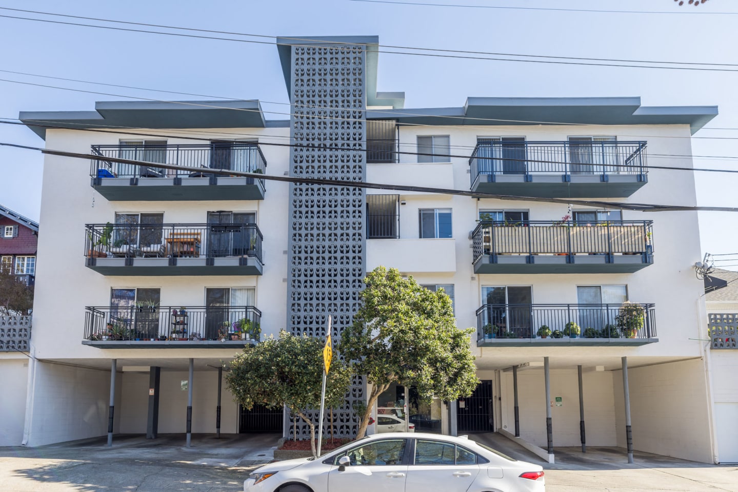 630 Mariposa Image 16