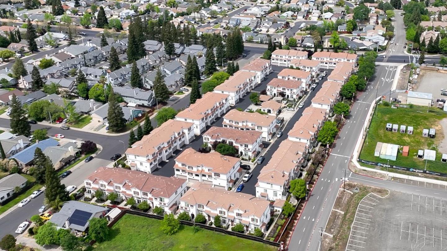 Adora Townhomes Image 21