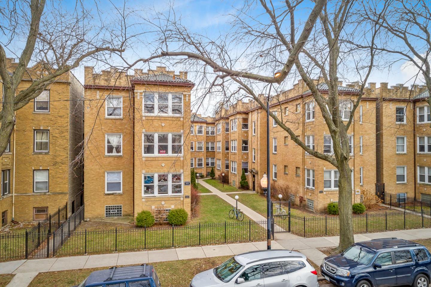 5055-61 N Damen Image 3