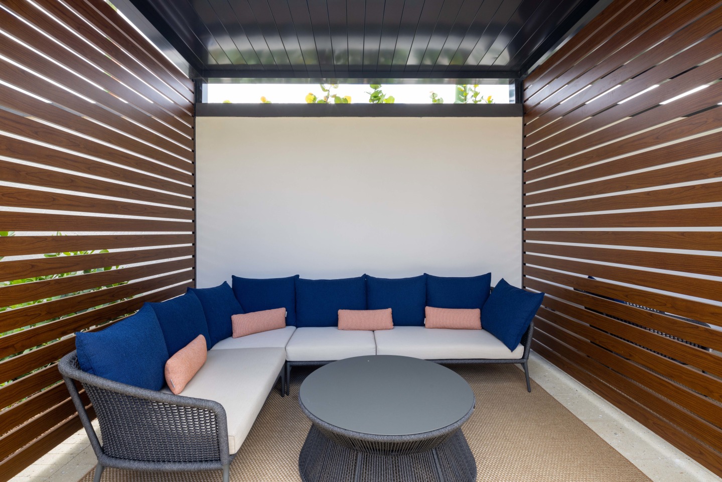 Locklyn West Palm Image 22