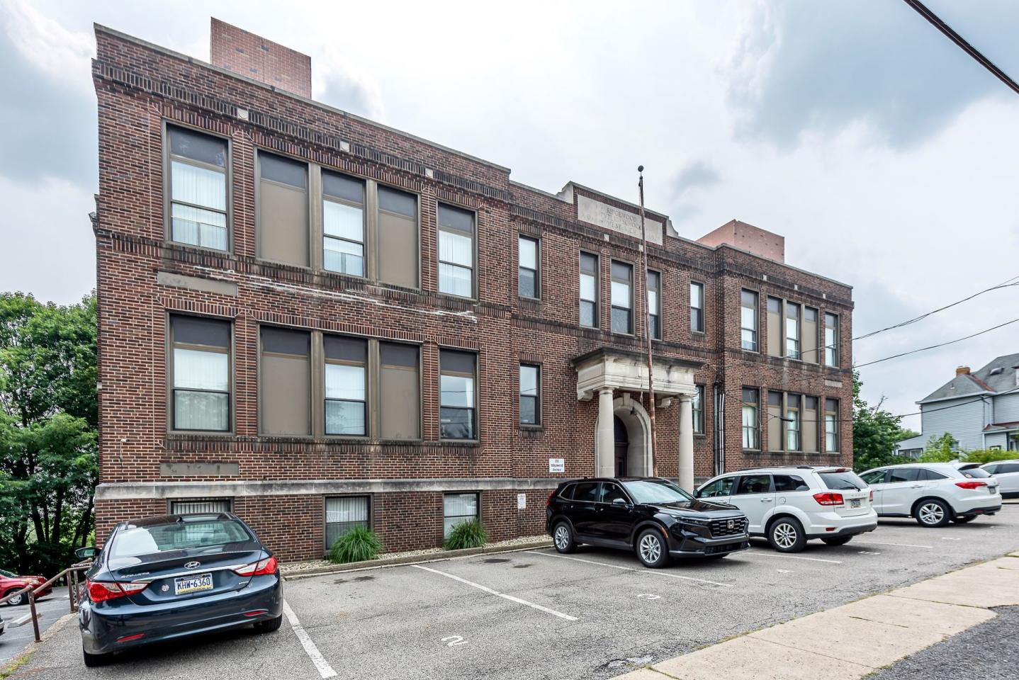 233 Ridgewood  Avenue Image 1