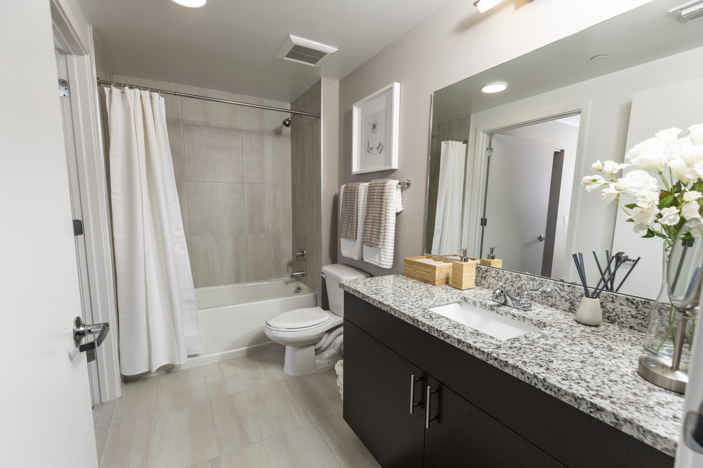 Resia Biscayne Drive Image 1