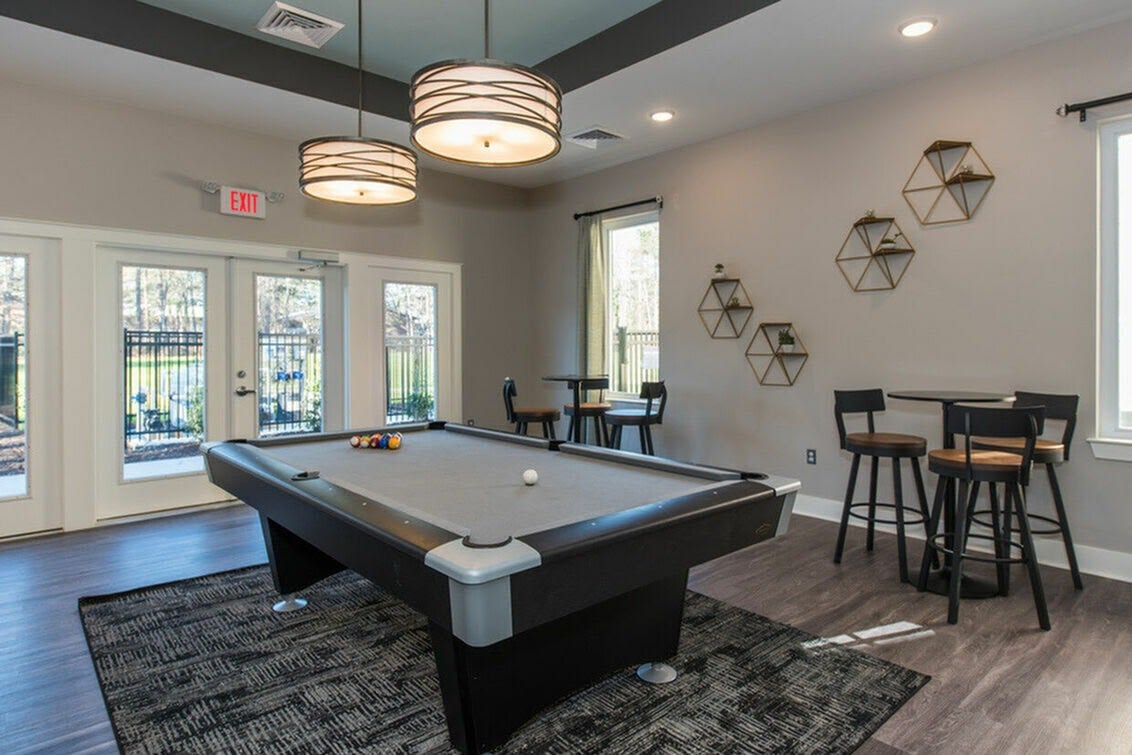 Carriage Club Apartments Image 1