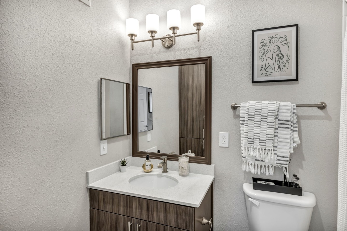 SoCo Apartments Image 35