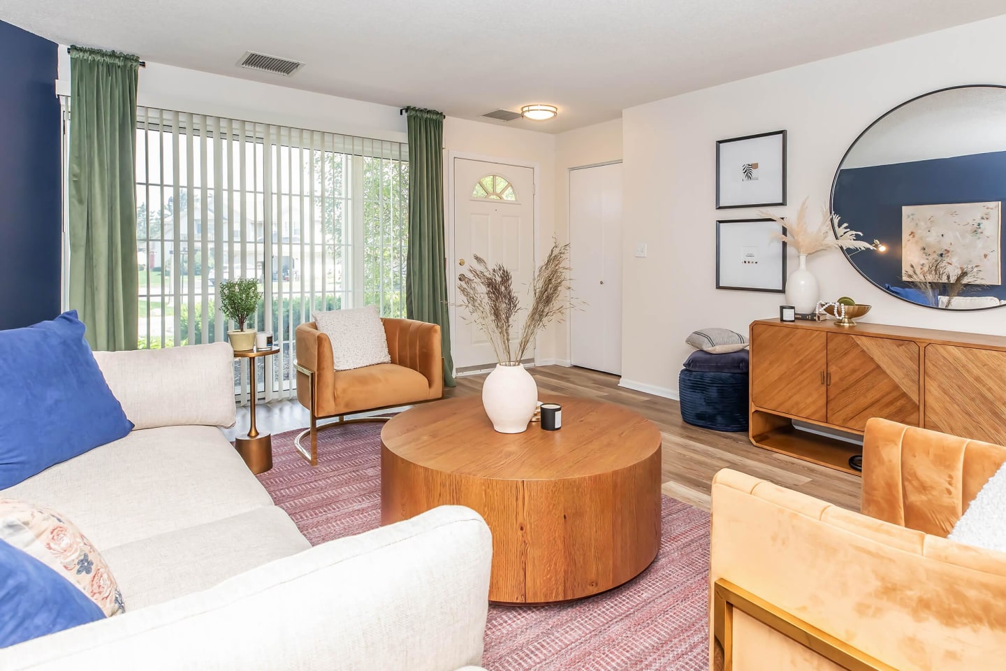 Ravinia Apartments Image 1
