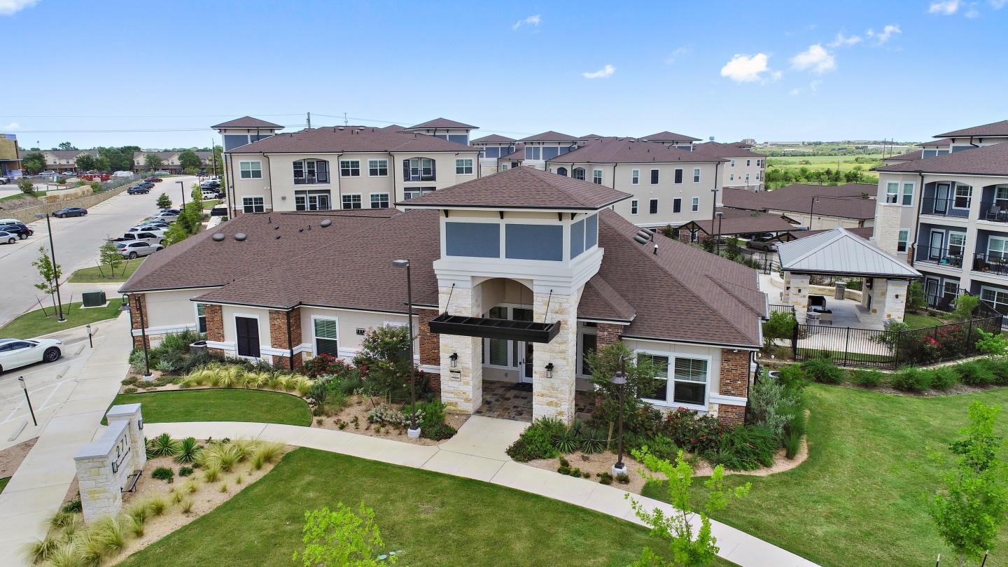 Sadler House Luxury Apartment Homes Image 21