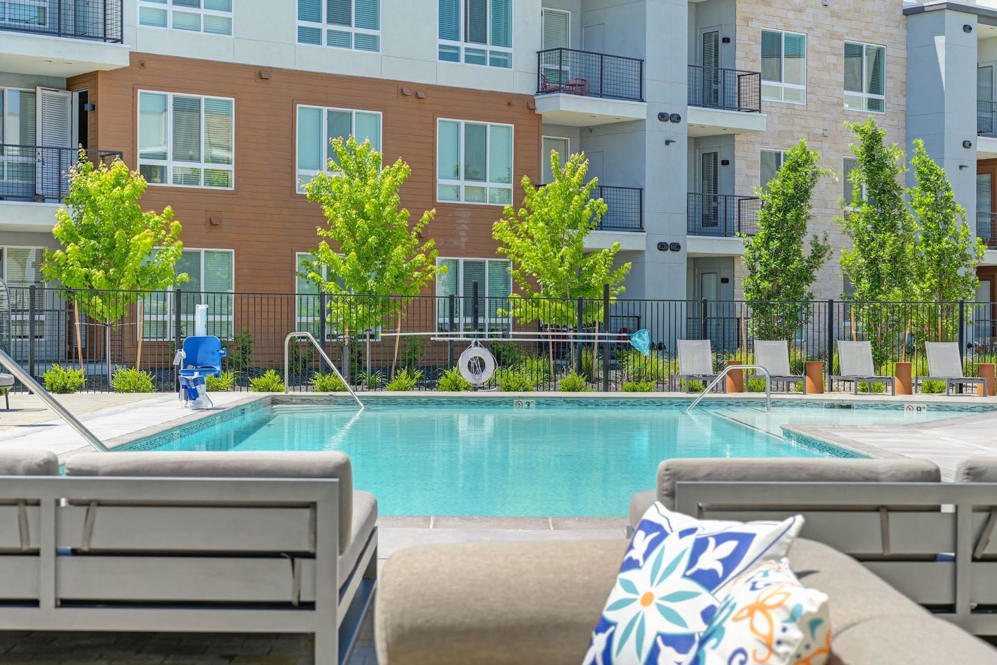Halcyon Apartments Image 41