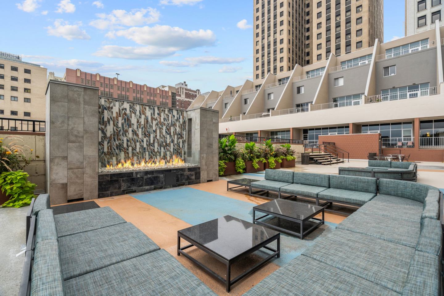 Kellogg Square Apartments Image 36