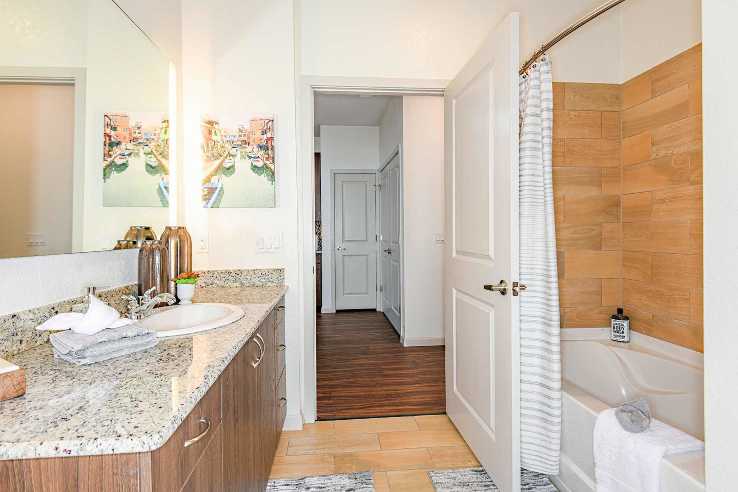 Venetian Isle Image 37