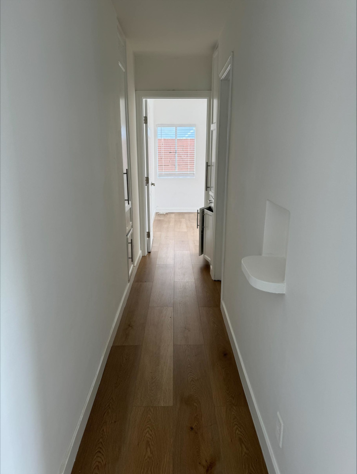 1646 N Harvard Image 6