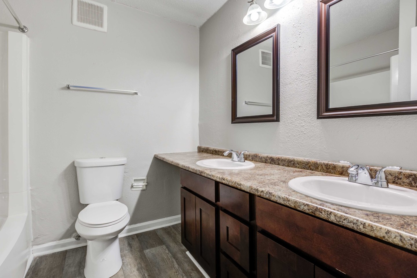 Somerset Apartments Image 6