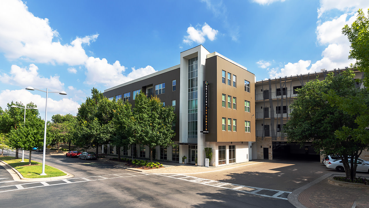Griffis at the Domain Image 28