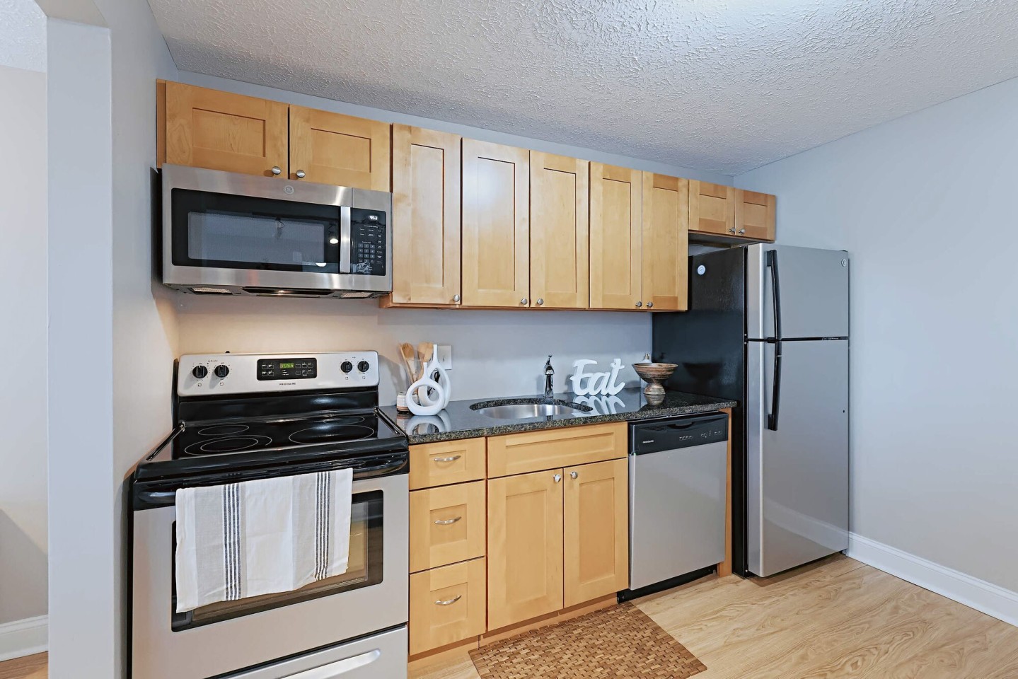 The Flats at Fox Hill Image 6
