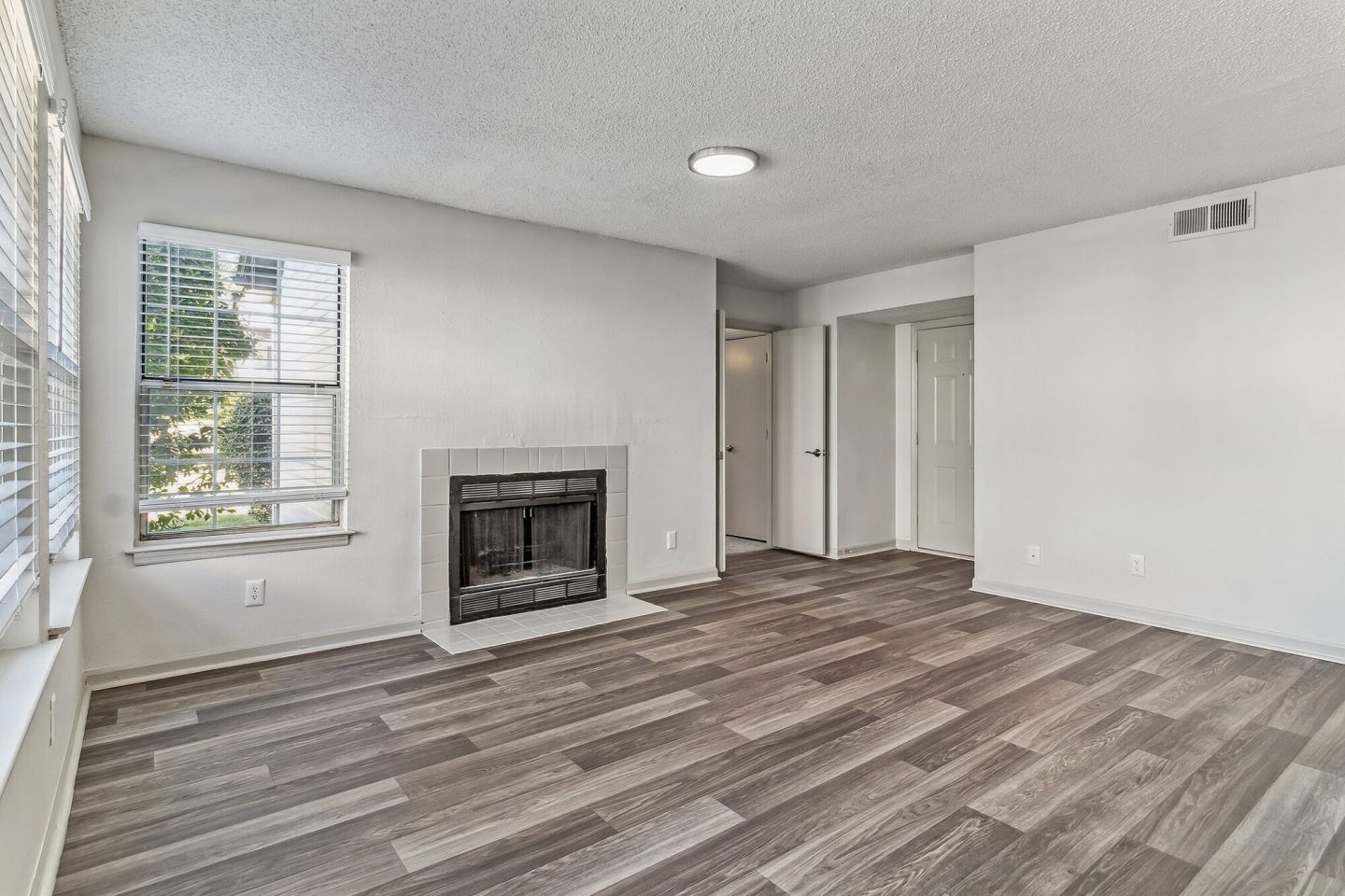 Summerlake Apartments Image 6