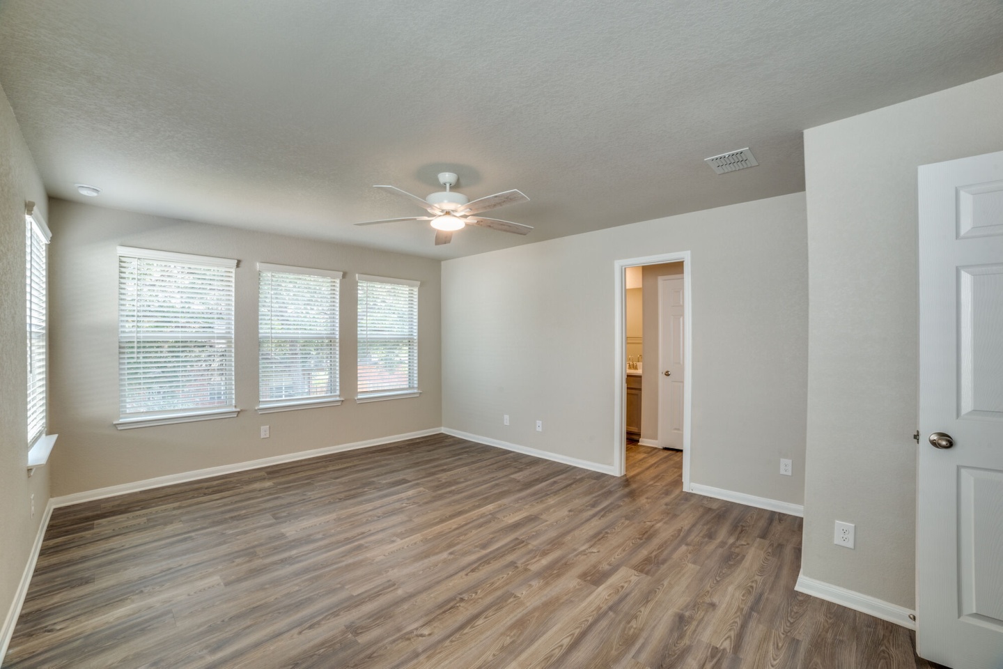 Villas at College Park Image 12