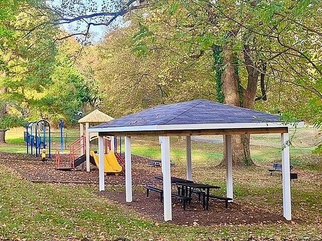 Bay Hills Image 21