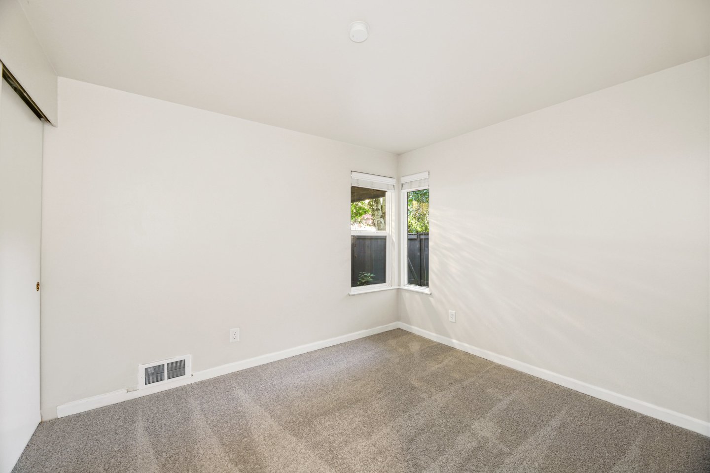 Starboard Apartments Image 12