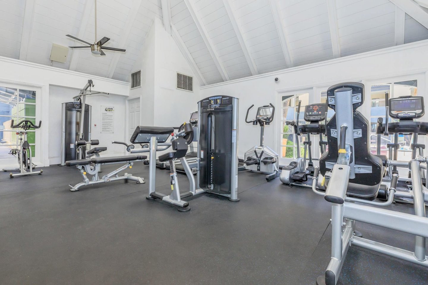 4127 Arcadia Image 13