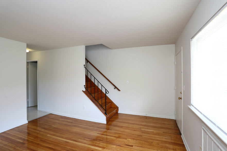 Summer Hill Apartments Image 10