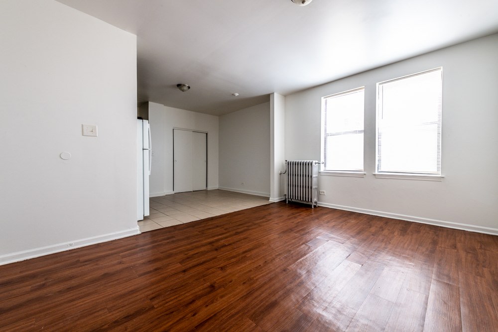 1734 E 72nd Street Apartments Image 8