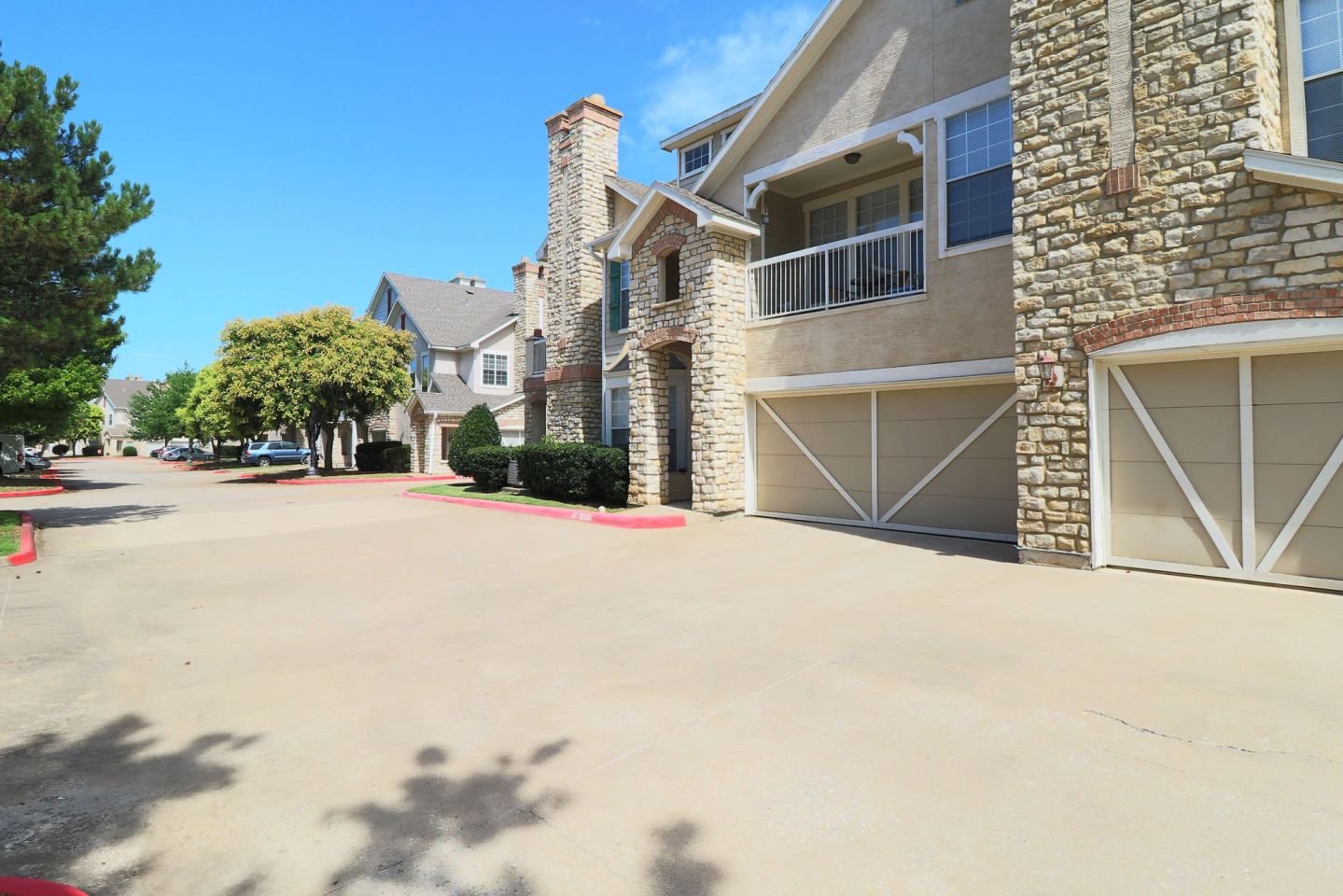 Stone Manor Image 23