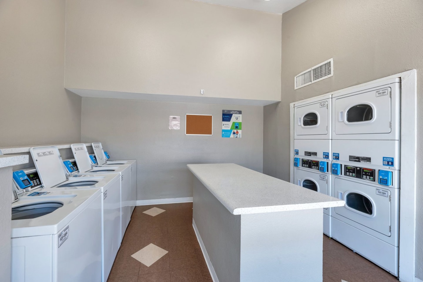 Hidden Cove Apartments Image 11