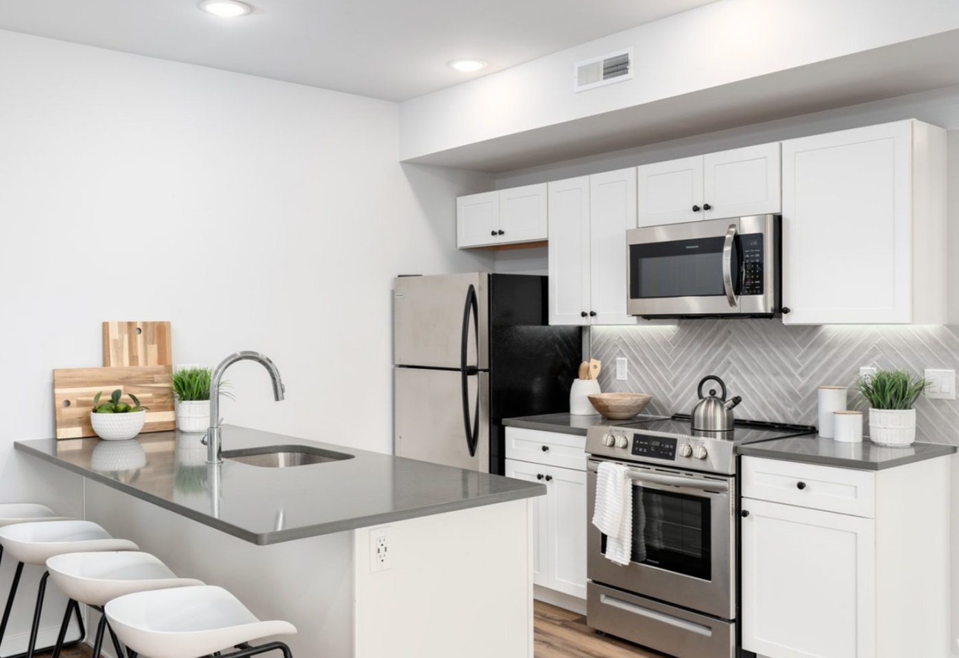 171 W Berks Image 13