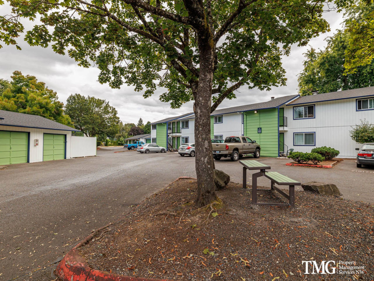 Pinewood Commons Apartments Image 3
